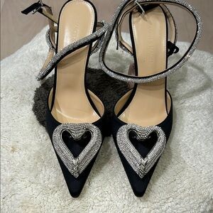 MACH & MACH Black Heels with Silver Triple  Heart Accents size 8,5 New